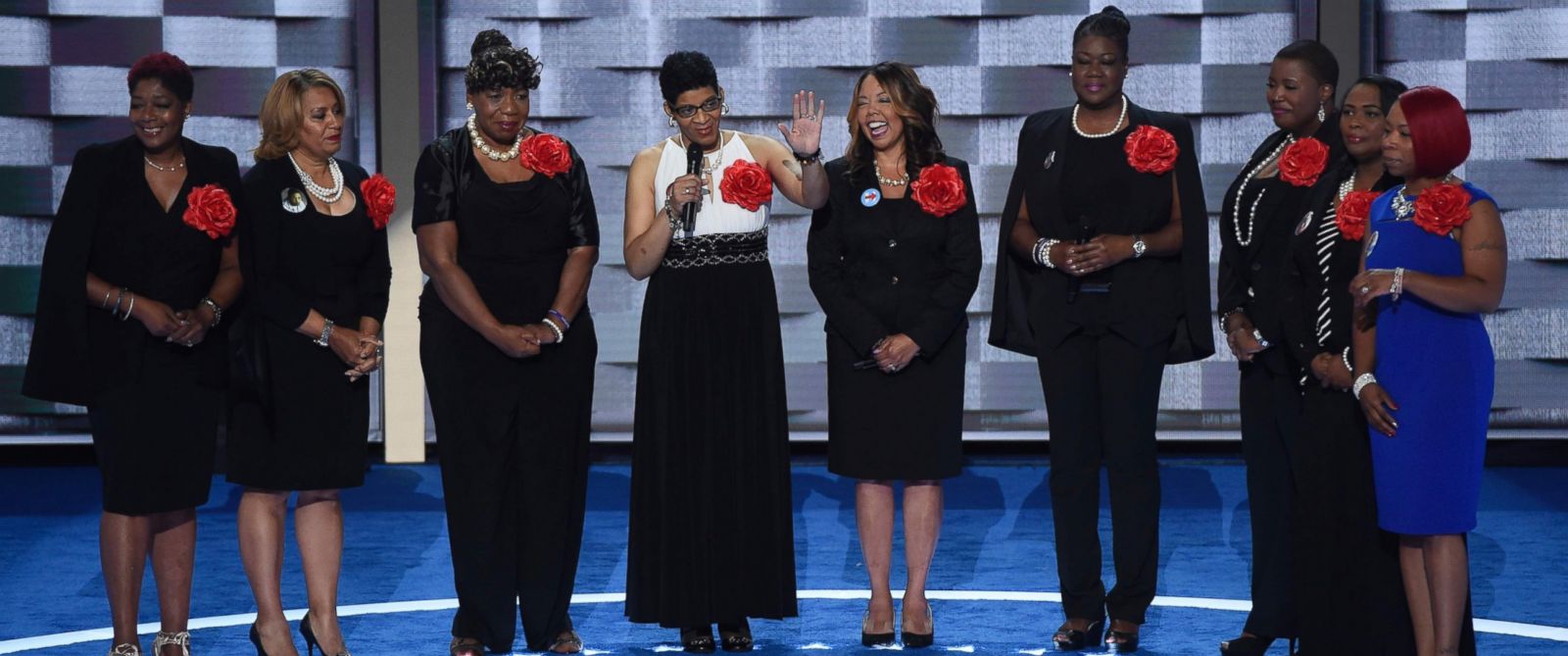 gty_dnc_mothers_jrl_160726_12x5_1600